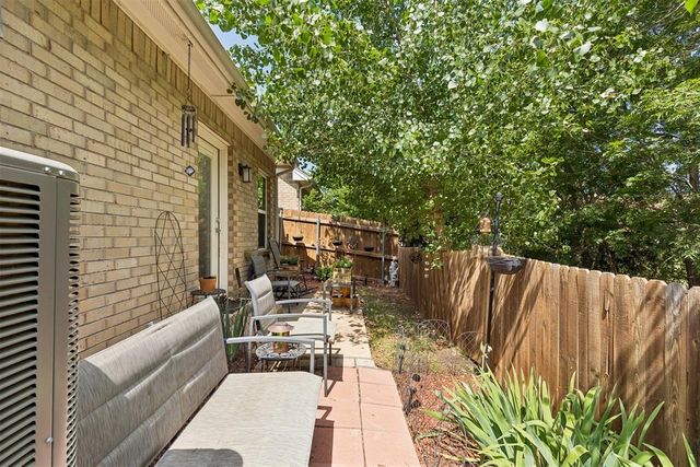 2109 Camino Del Plaza Lane, Edmond, OK 73013