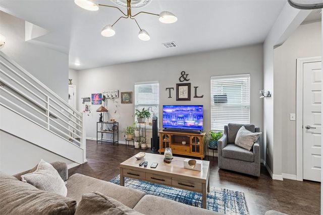 2109 Camino Del Plaza Lane, Edmond, OK 73013