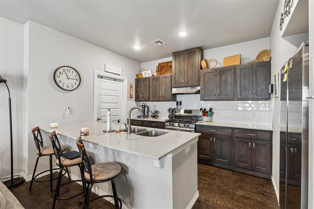 2109 Camino Del Plaza Lane, Edmond, OK 73013
