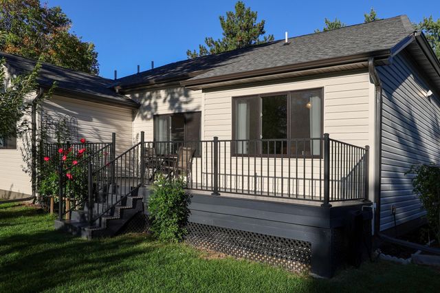 1431 Sumter Avenue N, Golden Valley, MN 55427