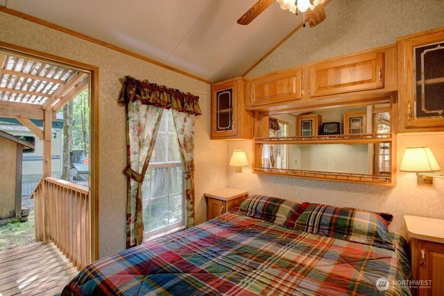 134 Drial Loop, Deming, WA 98244