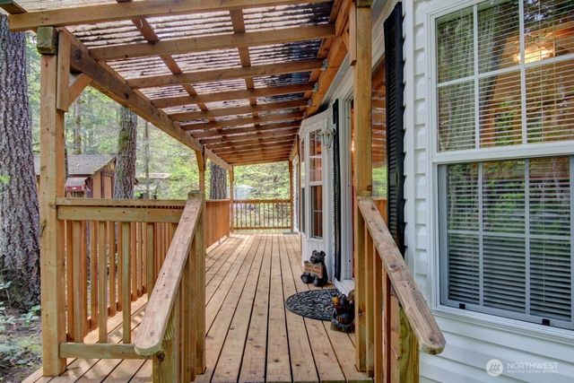 134 Drial Loop, Deming, WA 98244