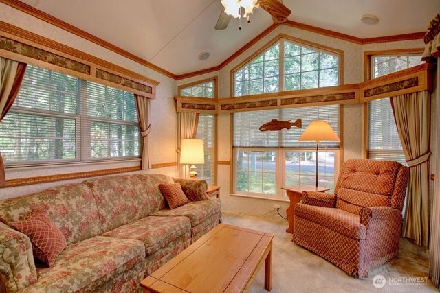 134 Drial Loop, Deming, WA 98244