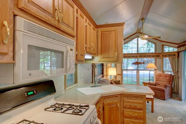 134 Drial Loop, Deming, WA 98244