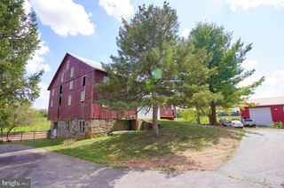 2215 CENTENNIAL RD, Hanover, PA 17331