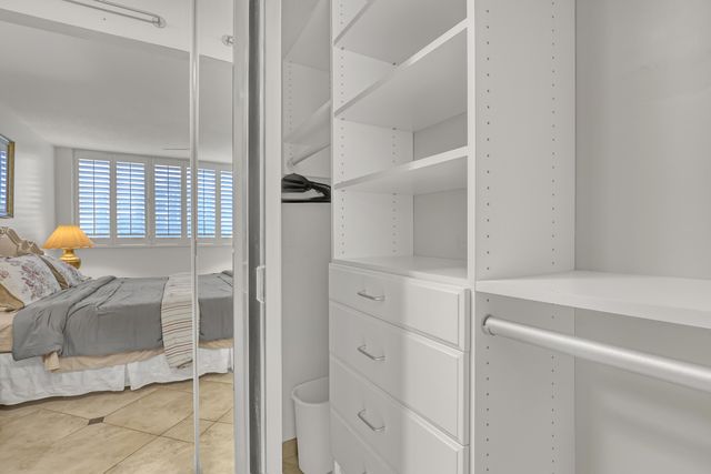 125 S OCEAN Avenue 304, Palm Beach Shores, FL 33404