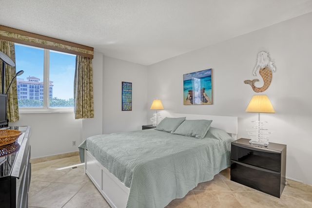 125 S OCEAN Avenue 304, Palm Beach Shores, FL 33404