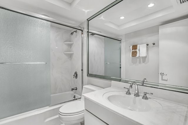 125 S OCEAN Avenue 304, Palm Beach Shores, FL 33404