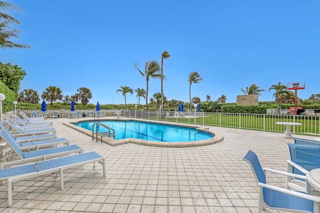 125 S OCEAN Avenue 304, Palm Beach Shores, FL 33404
