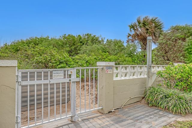 125 S OCEAN Avenue 304, Palm Beach Shores, FL 33404