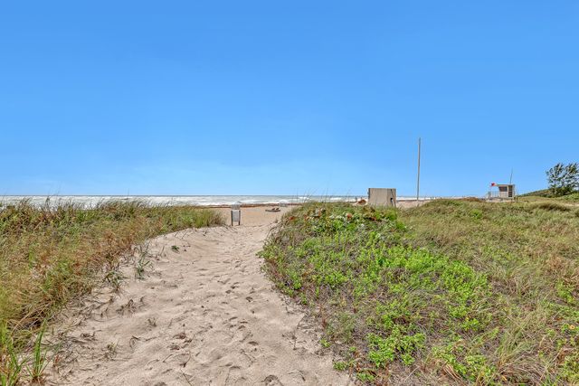 125 S OCEAN Avenue 304, Palm Beach Shores, FL 33404