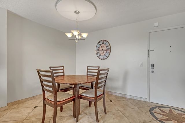 125 S OCEAN Avenue 304, Palm Beach Shores, FL 33404