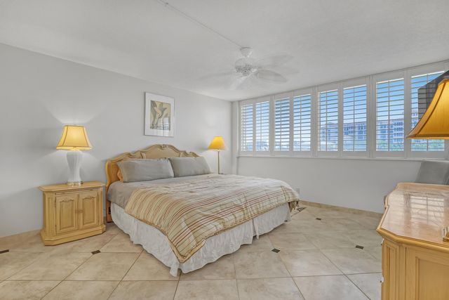 125 S OCEAN Avenue 304, Palm Beach Shores, FL 33404