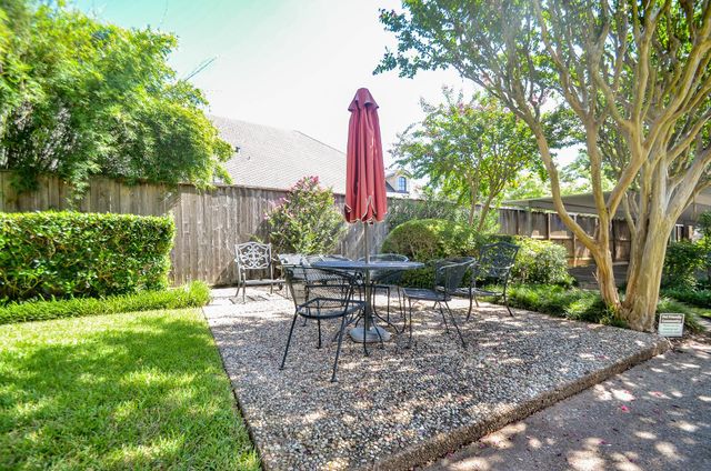 2238 S Piney Point Road 108, Houston, TX 77063