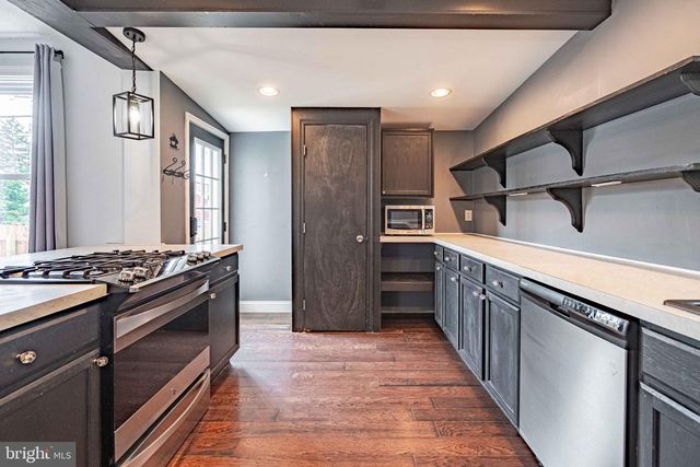 320 ARCH ST, Catasauqua, PA 18032