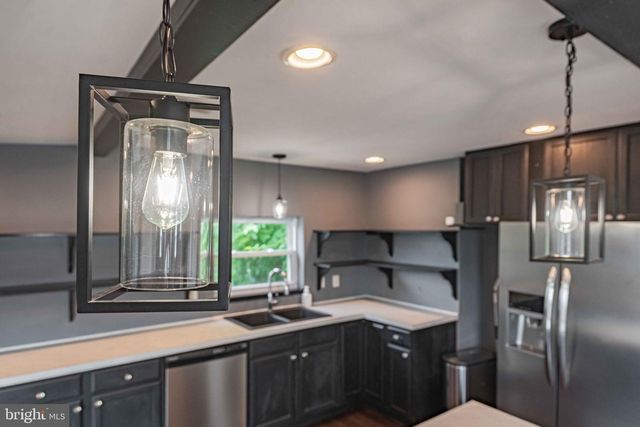 320 ARCH ST, Catasauqua, PA 18032
