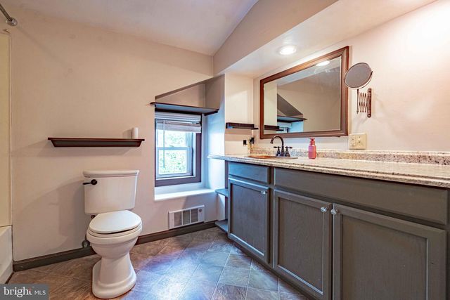 320 ARCH ST, Catasauqua, PA 18032