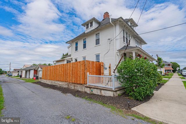 320 ARCH ST, Catasauqua, PA 18032