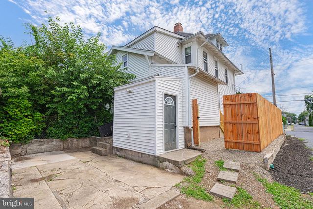 320 ARCH ST, Catasauqua, PA 18032