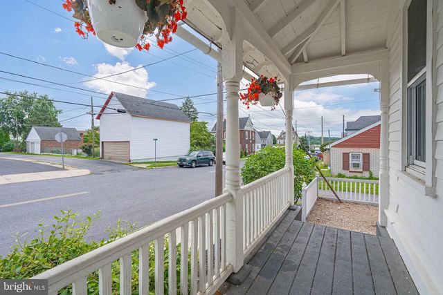 320 ARCH ST, Catasauqua, PA 18032