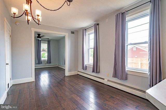 320 ARCH ST, Catasauqua, PA 18032