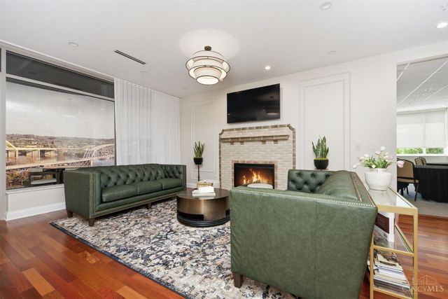 400 Pike Street, Cincinnati, OH 45202