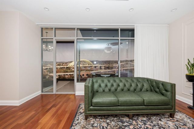 400 Pike Street, Cincinnati, OH 45202