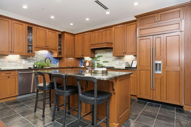 400 Pike Street, Cincinnati, OH 45202