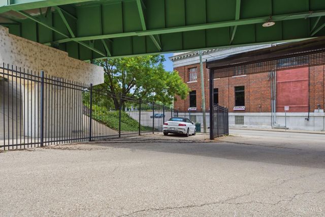 400 Pike Street, Cincinnati, OH 45202
