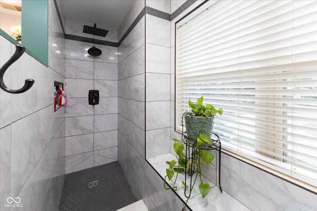 11023 Timberview Drive, Fishers, IN 46037