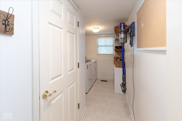11023 Timberview Drive, Fishers, IN 46037