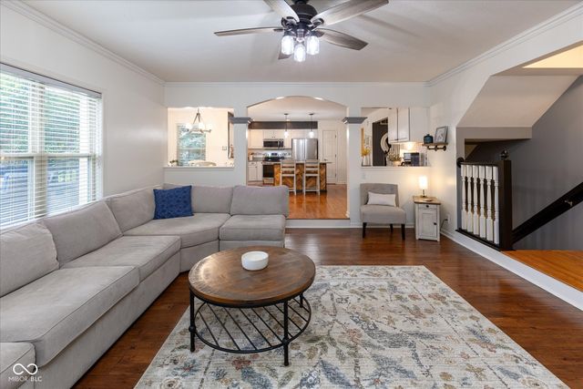 11023 Timberview Drive, Fishers, IN 46037
