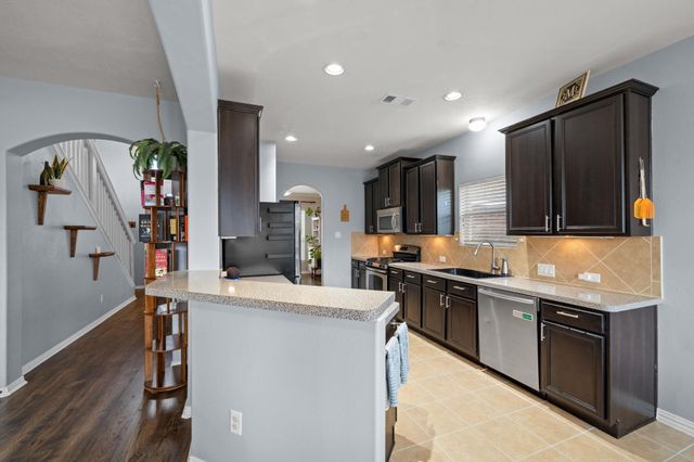 28918 Hidden Cove Drive, Magnolia, TX 77354