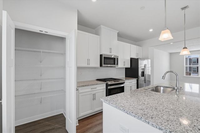 9005 Hickory Rd, Pine Twp, PA 15044