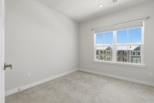 9005 Hickory Rd, Pine Twp, PA 15044