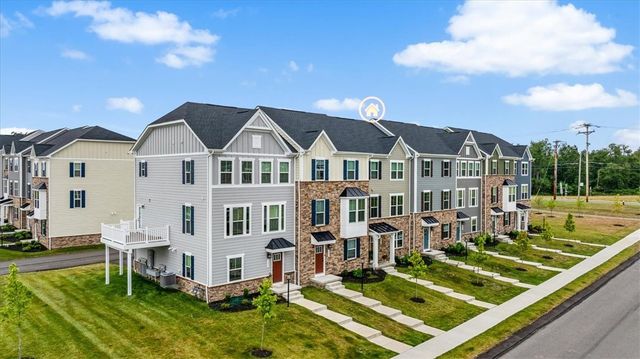 9005 Hickory Rd, Pine Twp, PA 15044