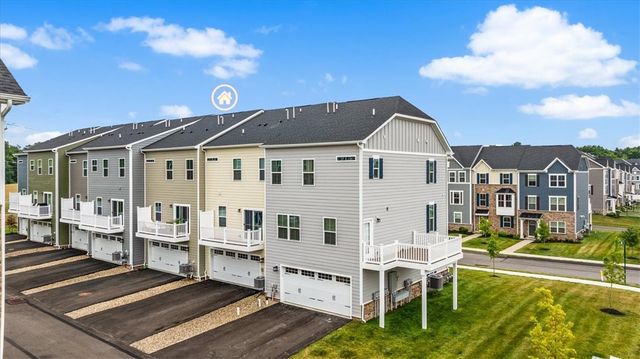 9005 Hickory Rd, Pine Twp, PA 15044