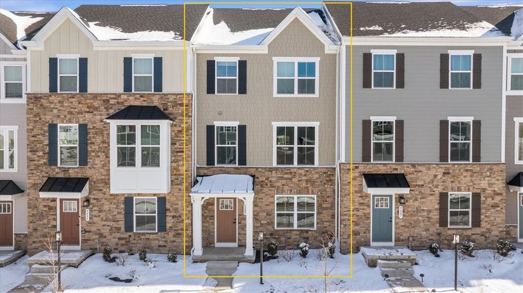 9005 Hickory Rd, Pine Twp, PA 15044