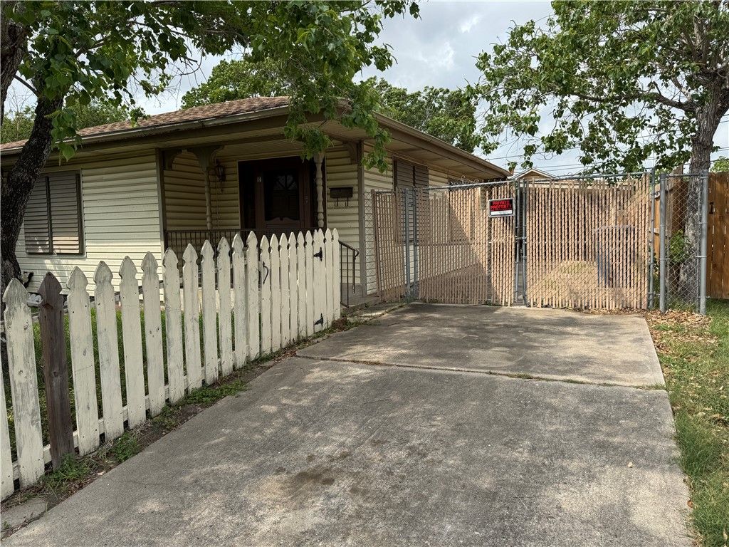 2518 Halsey St, Corpus Christi, TX 78405 — photo 2