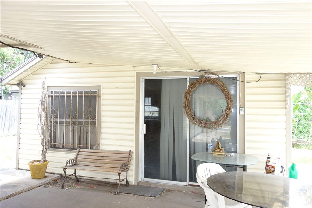 2518 Halsey St, Corpus Christi, TX 78405 — photo 5