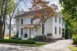 51A Phillips Pl 1, Northampton, MA 01060