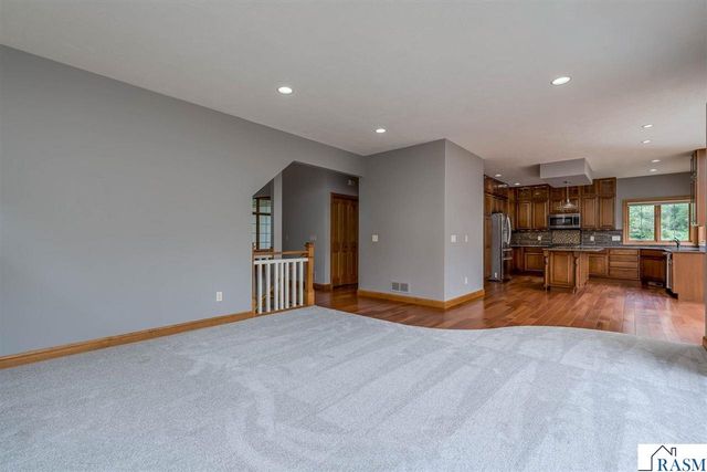 113 Hidden Oaks Circle, Mankato, MN 56001