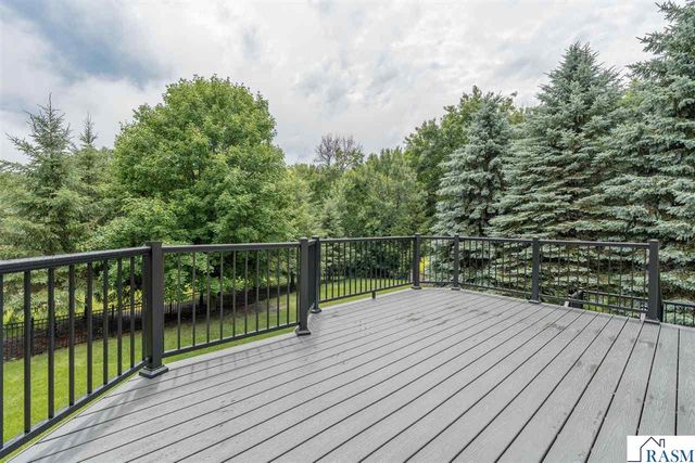 113 Hidden Oaks Circle, Mankato, MN 56001