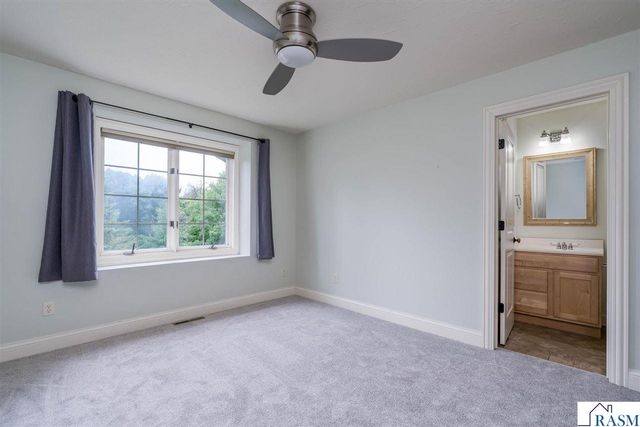 113 Hidden Oaks Circle, Mankato, MN 56001