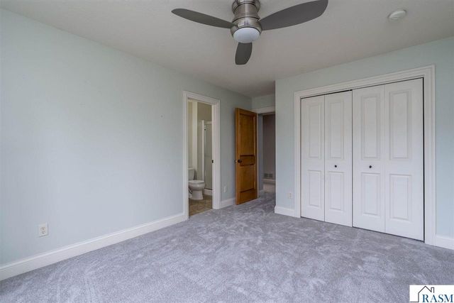 113 Hidden Oaks Circle, Mankato, MN 56001