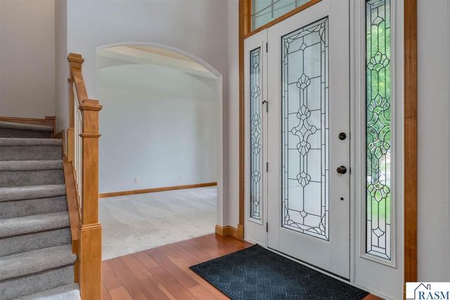 113 Hidden Oaks Circle, Mankato, MN 56001
