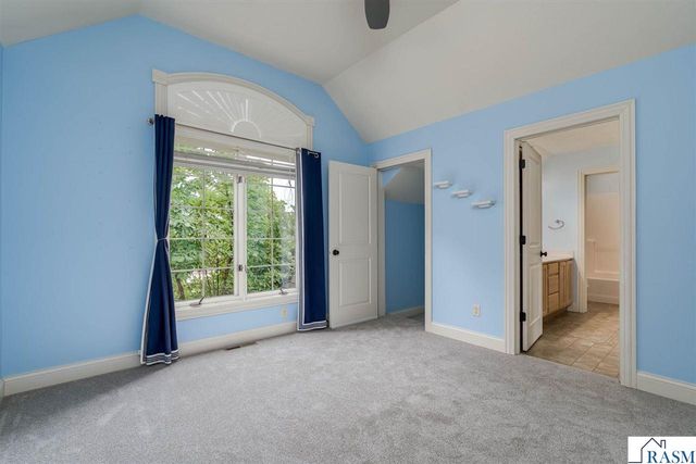 113 Hidden Oaks Circle, Mankato, MN 56001