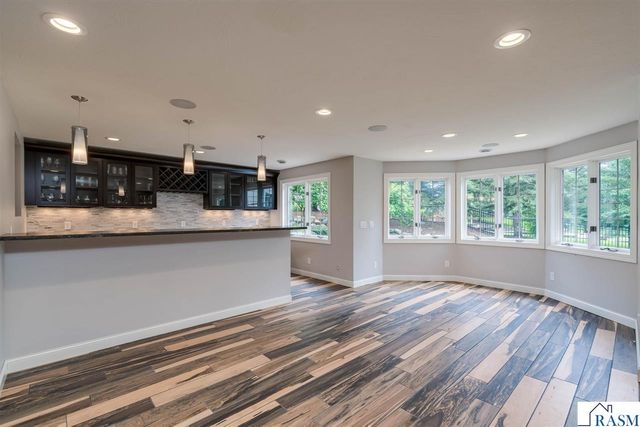 113 Hidden Oaks Circle, Mankato, MN 56001