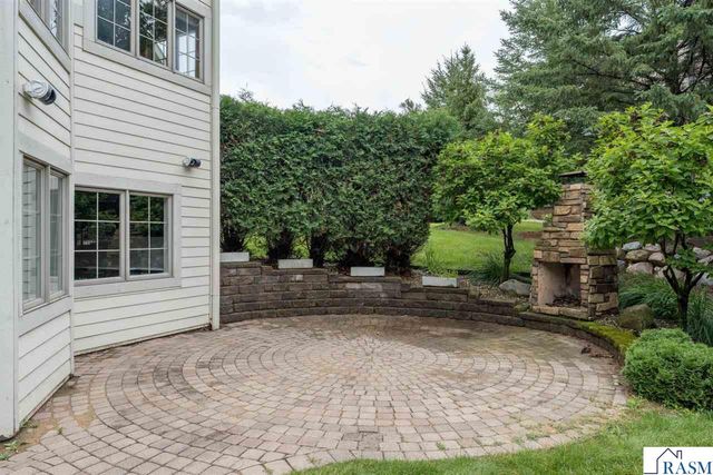 113 Hidden Oaks Circle, Mankato, MN 56001