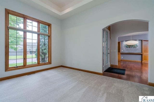 113 Hidden Oaks Circle, Mankato, MN 56001